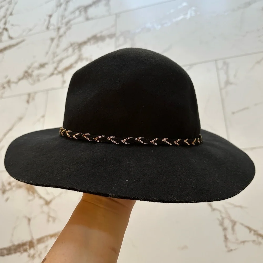 Women’s stylish beautiful black wool hat